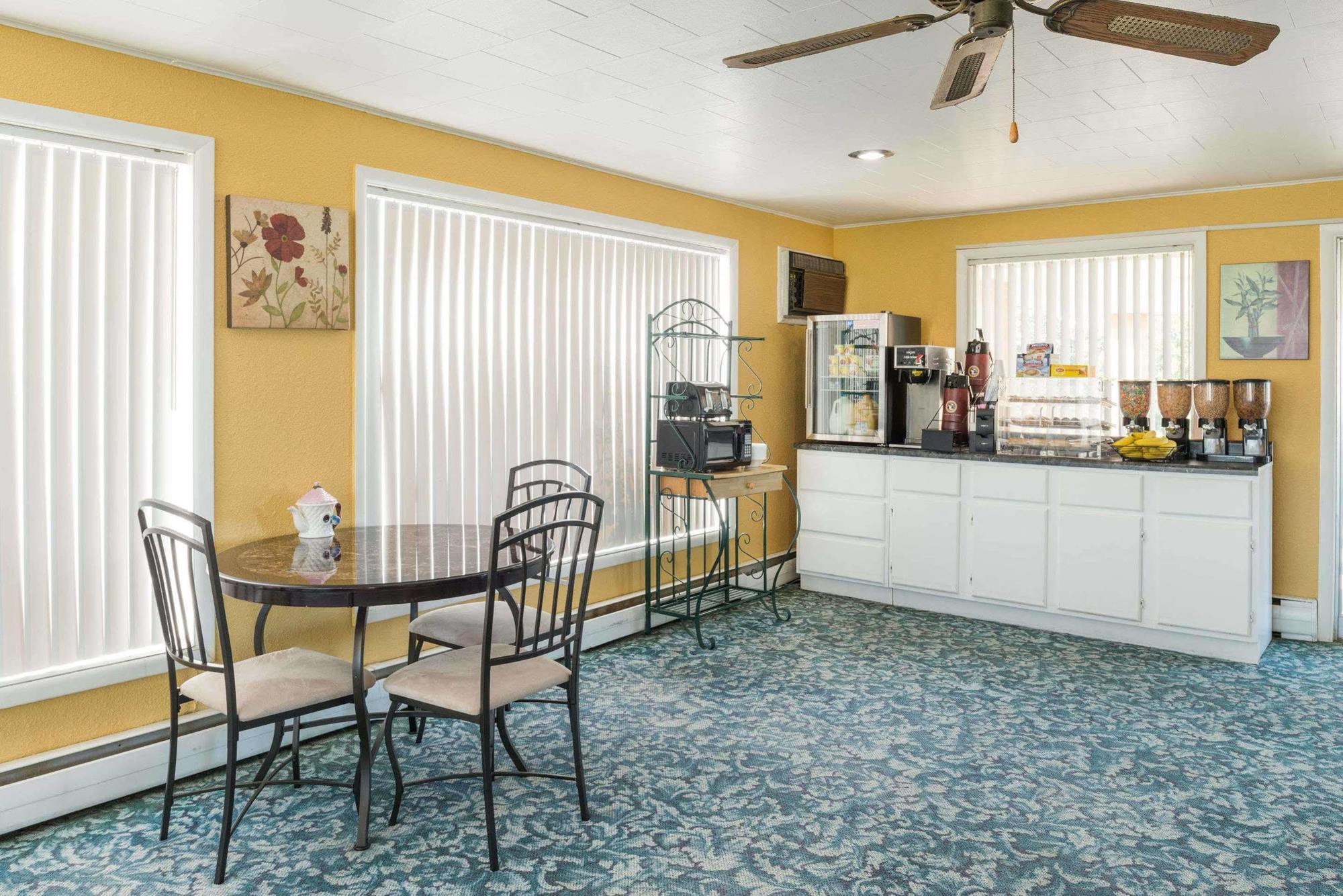 Knights Inn Kirksville Bagian luar foto