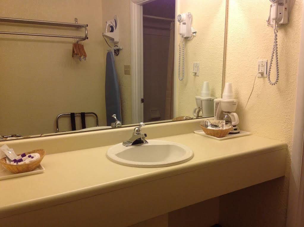 Knights Inn Kirksville Bagian luar foto